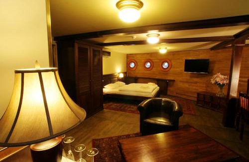 Nove Mesto Alquiler De Eote | Boat Hotel Matylda
