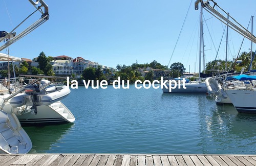 Pointe-a-Pitre Alquiler De Eote | Alquiler de cabañas en el muelle al pie del fuerte