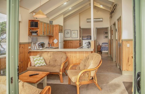 Alexandrina Cabina | Cabaña del barquero en Clayton Bay