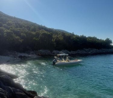 Mbrostar-Urë Alquiler De Eote | BoatVlora
