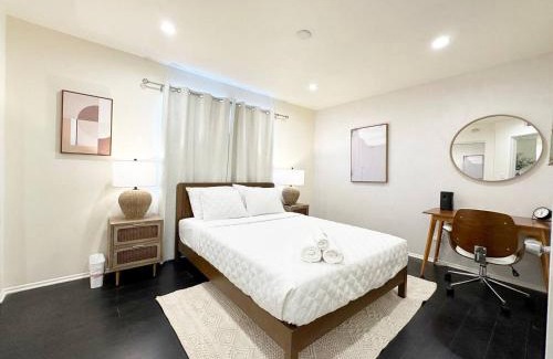 Burbank Casa | Bohemian Dream- 2BR, Retreat Near Hollywood -BR6