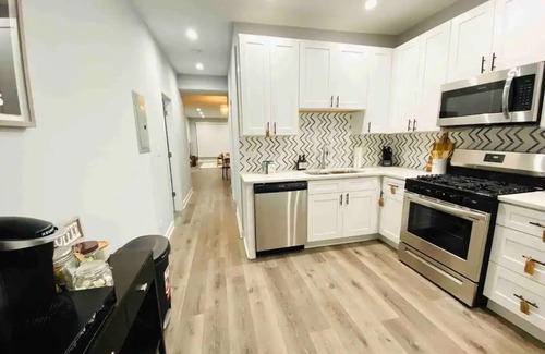 Chicago Apartamento | Boho Chic 2BR Condo, Queen Bed With Free Parking