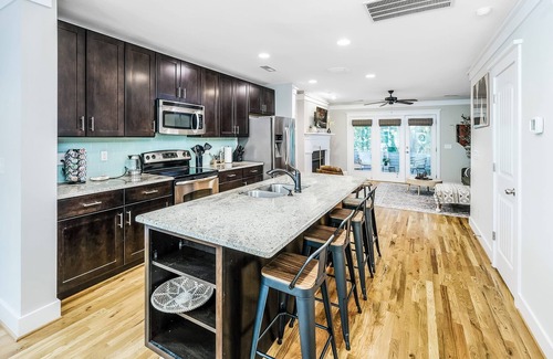 Davidson Casa | Boho Retreat Steps From Downtown Porch Parking