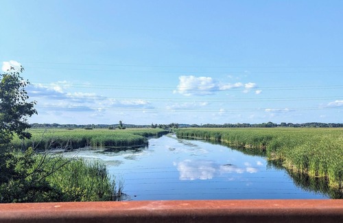 McFarland Casa | Boho & Rustic Getaway ~ King Bed ~ Close to Madison!