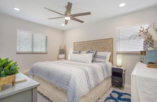 Bonita Shores Casa | Bonita Bungalow Bike to Beach