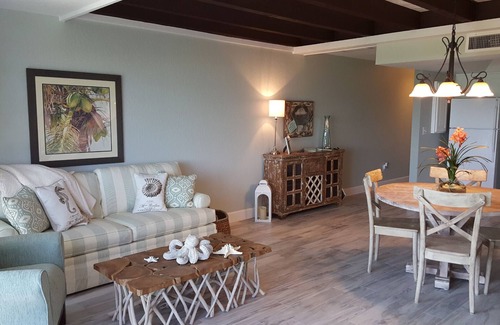 Indialantic By The Sea Casa | Casa de pueblo de lujo frente al mar directo - Completamente remodelado / todos los muebles nuevos