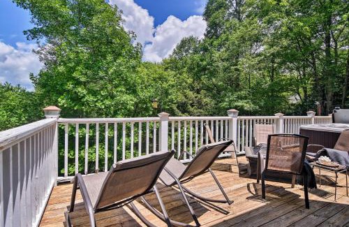 Boone Casa | Boone Home with Fire Pit - Near App Ski and Sugar Mtn!