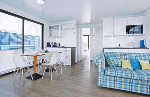 Braunsbedra Alquiler De Eote | Bootshaus Familia y amigos en Geiseltalsee.