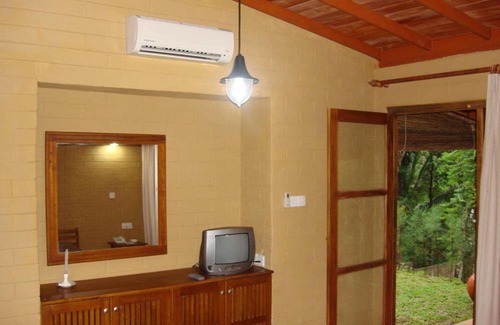 Eratnagoda Hotel | Bopath Falls Rock Chalets