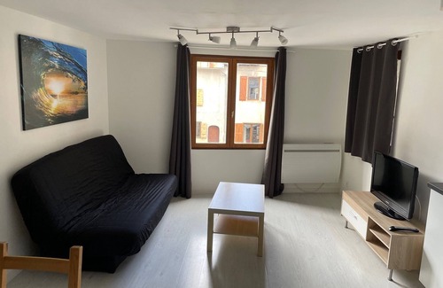 Les Sagnieres Apartamento | Bora Bora apartment on Lake Serre-Ponçon