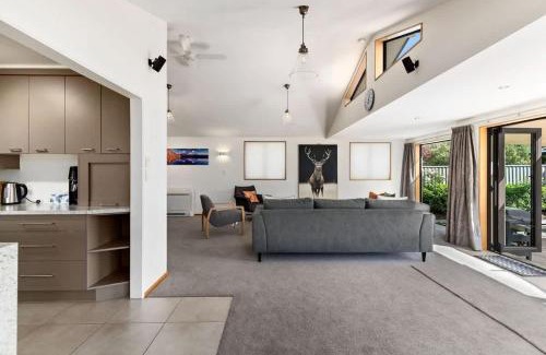 Arrowtown Casa | Botanical Bliss