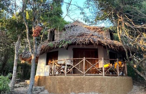 Shimoni Chalet De Esquí | Bottle Cottage