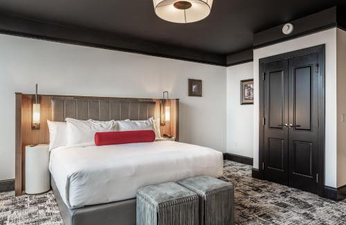 Downtown Indianapolis Hotel | Bottleworks Hotel