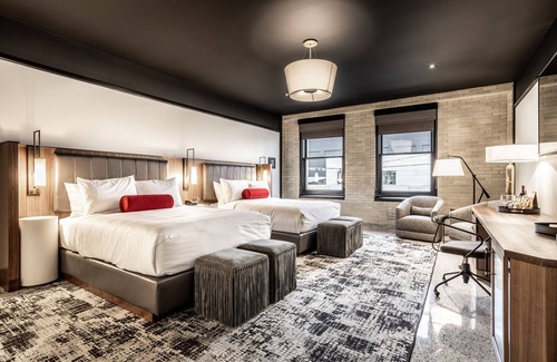 Downtown Indianapolis Hotel | Bottleworks Hotel