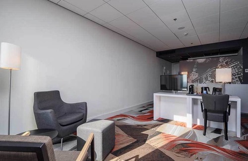 Leiden Hotel | Boutique Room with Pool Steps from Art Museums