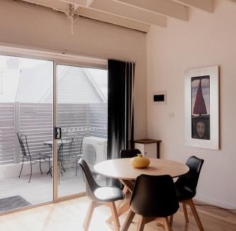 West Hobart Apartamento | Boutique Warehouse living in West Hobart