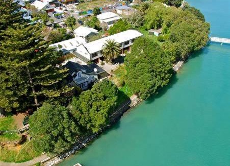 Raglan Hotel | Bow Street Apartments & Cottage