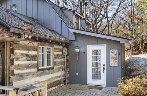 Bracebridge Cabina | Boyd's Cabin Retreat - A Rustic Muskoka Treasure