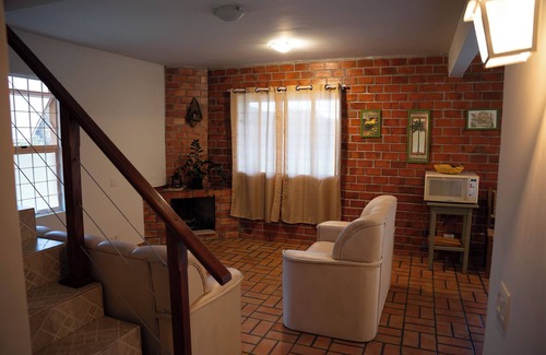 Miringuava Cabaña | Cozy, nature-filled, pet-friendly cottage