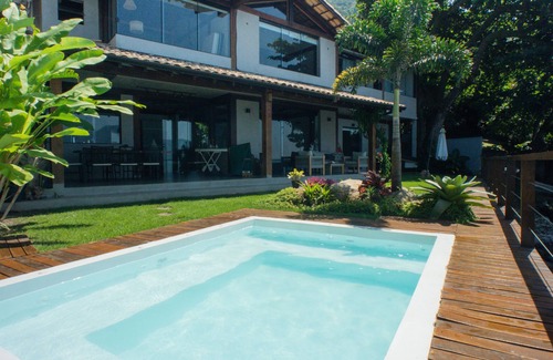Prainha Casa | House standing in the area in front of Ilhabela
