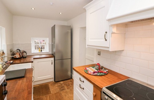 Winster Cabaña | BRADLEY HOUSE, pet friendly, character holiday cottage in Winster