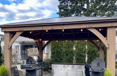Harrison Hot Springs Hotel | Bramblebank Cottages