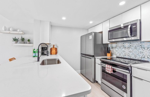 Port Canaveral Condominio | Brand New & Beautiful Cape Winds 209 Beachfront Condo