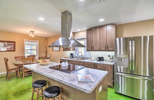 Cotter Casa | Brand New Cotter Home, Walk to Trout Fishing!