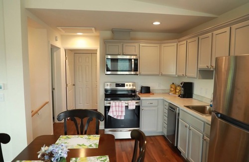 Millerton Villa | Brand-New House On Lake With Tons of Privacy