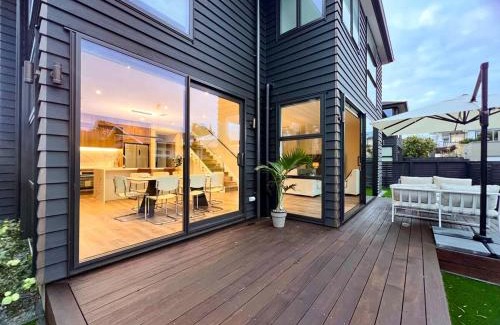 Epsom Villa | Brand-New Luxury 5 bedroom house in Epsom