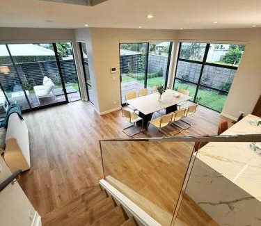 Epsom Villa | Brand-New Luxury 5 bedroom house in Epsom