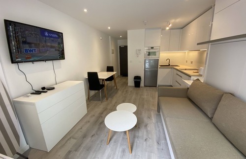 Gibraltar Apartamento | Brand new luxury studio with gym near the beach with balcony