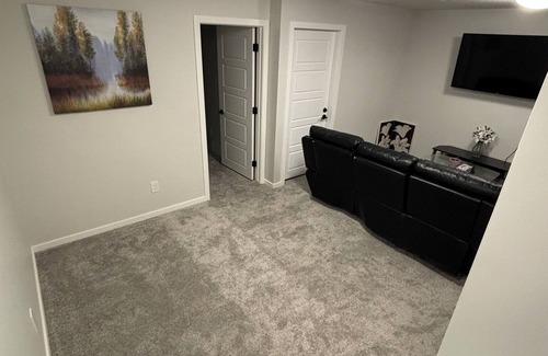 Regina Casa | Brand New, Modern & Spacius guest Suite