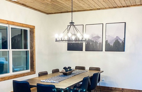 Hendersonville Casa | Brand new modern mountain cabin with incredible views!! Game room, fire pit..