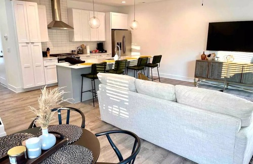 East Raleigh Casa | BRAND NEW!! Raleigh LUX 👑, Prime Location! 5⭐️’s