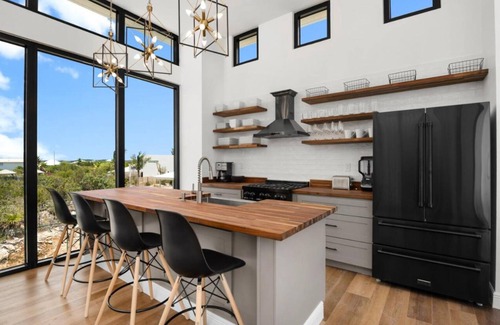 Bouvet Island Villa | BRAND NEW- STEPS to the BEACH 🏝️- HEATED 🔥 POOL & SLIDE 🛝 KING BEDS