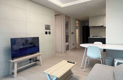Seongnae-dong Apartamento | Brand new spacious apt. 2 rooms, line 5/9, Olympic, KSPO, VHS, Asan, Lotte Tower