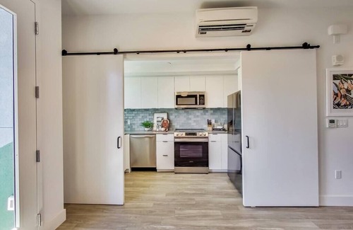 West Oakland Apartamento | Brand New Stylish Studio Suite Near Downtown!