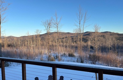 Sunday River Area Chalet De Esquí | Brand New. Views! Hot Tub. Sleeps 14. Kid Friendly