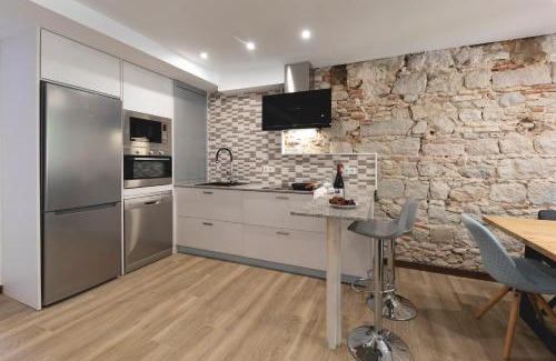 Centro histórico Apartamento | Bravissimo Rambla Eiffel Bridge 1