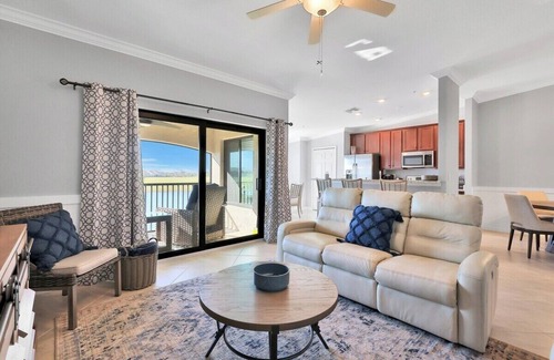 Lakewood Ranch Condominio | Breathtaking 3 BR condo with lake views in Lakewood National Golf Club - Shades Of Summer