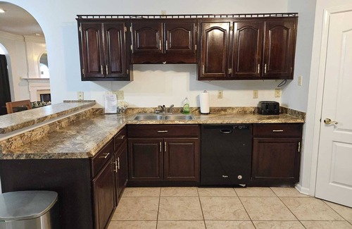 Southaven Casa | Breathtaking 8 BR+ Extra room w/ Pool- Lake View