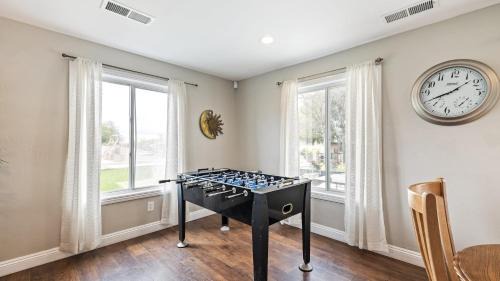 Temecula Casa | Breathtaking Meadows by AvantStay Temecula Group Retreat Pool Pickleball Firepit Hot Tub