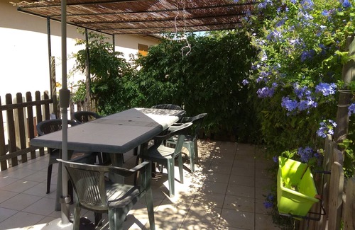 Breil-sur-Roya Casa | Villa apartamento totalmente independiente con jardín para 6 personas