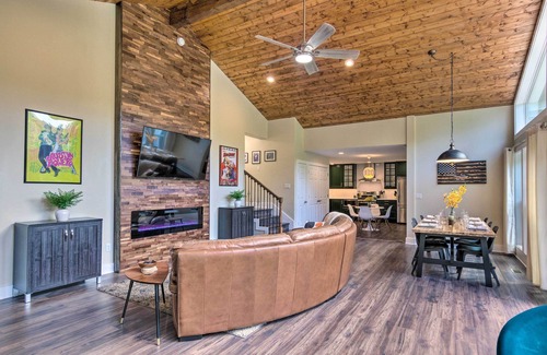 Chimney Rock Cabaña | Breathtaking Views: Unique Chimney Rock Cottage!