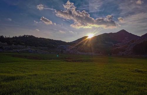 Cetinje Chalet De Esquí | Breeze Home Cottage