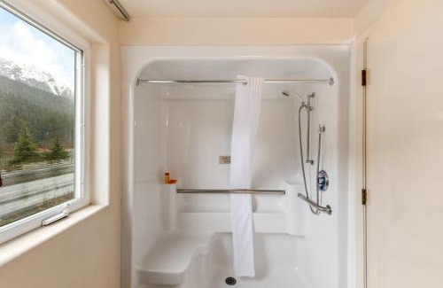 Seward Hotel | Breeze Inn Hotel