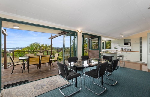 Opua Casa | Breezy on Broadview - Opua Holiday Home