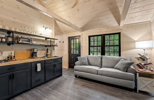 Monson Cabina | Brewery Farm Retreat : Thoreau