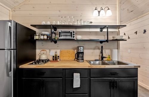 Monson Cabina | Brewery Farm Retreat : Thoreau